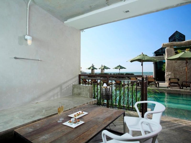 Modus Beachfront Resort Pattaya 5