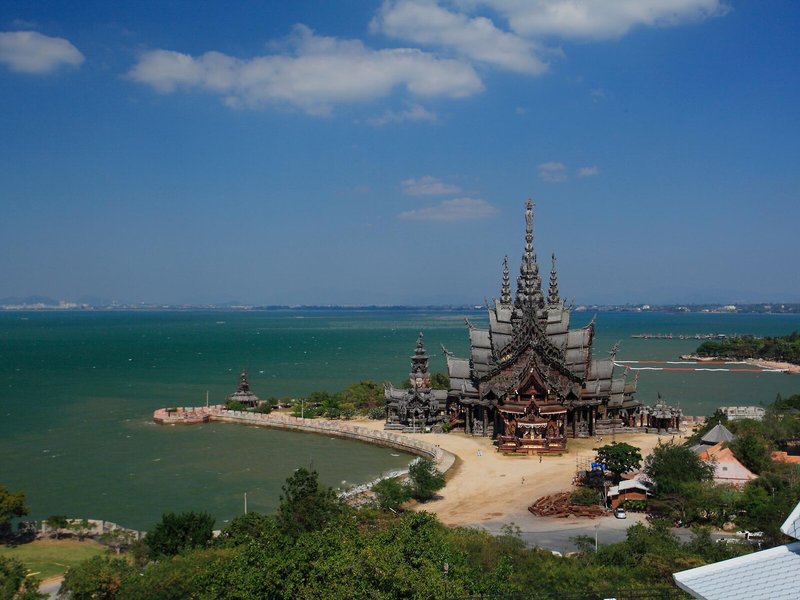 Modus Beachfront Resort Pattaya 6