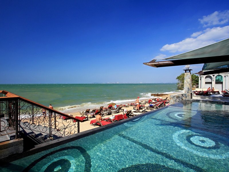 Modus Beachfront Resort Pattaya 10