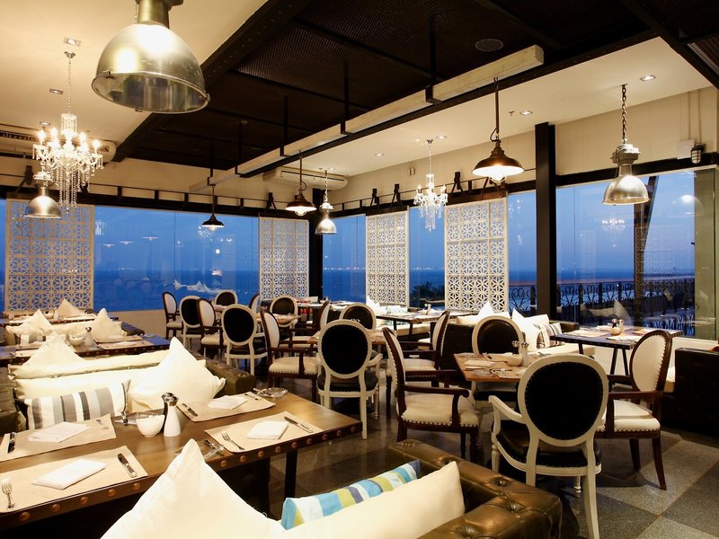Modus Beachfront Resort Pattaya 20