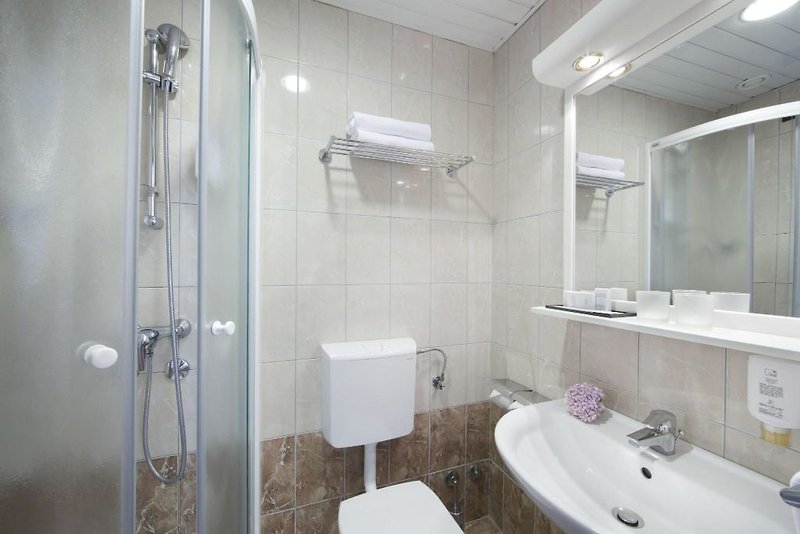 Remisens Hotel Kristal 2 - Bathroom Example
