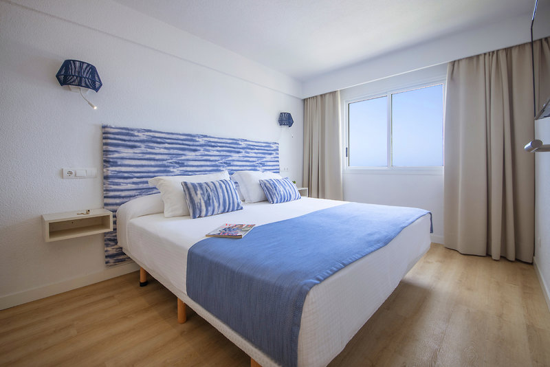 Blau Punta Reina 15