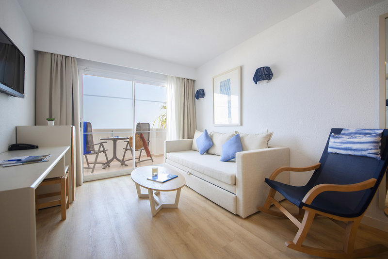 Blau Punta Reina 19