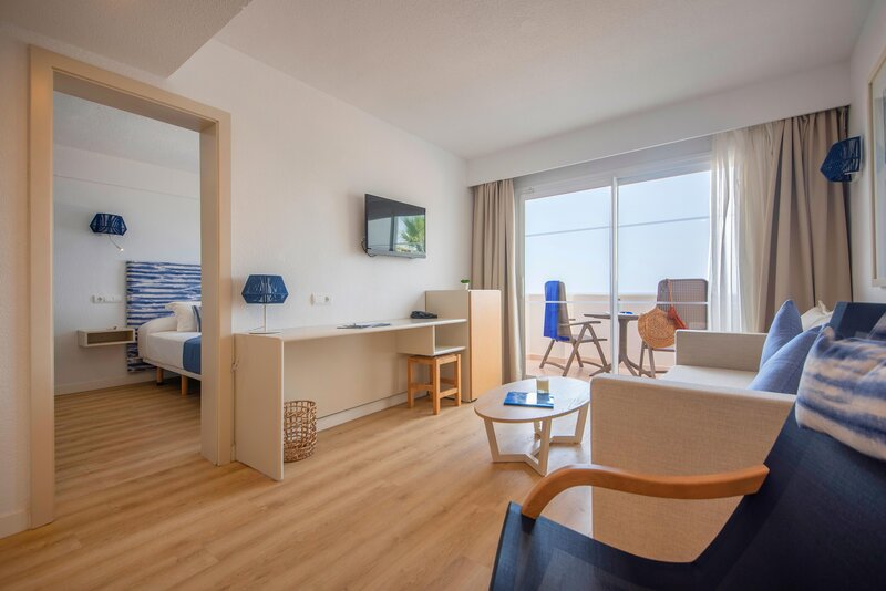 Blau Punta Reina 74