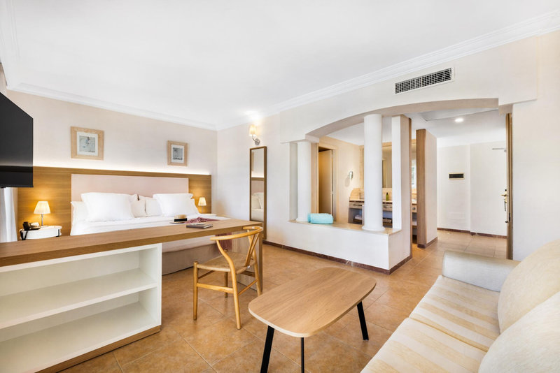 VIVA Cala Mesquida Suites & Spa Adults only 16+ 8