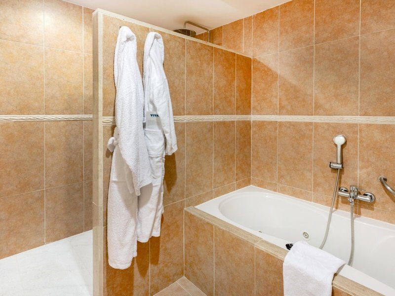 VIVA Cala Mesquida Suites & Spa Adults only 16+ 40