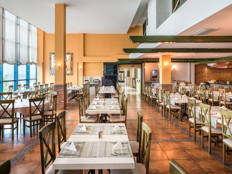 Sandos Papagayo Beach Resort 11