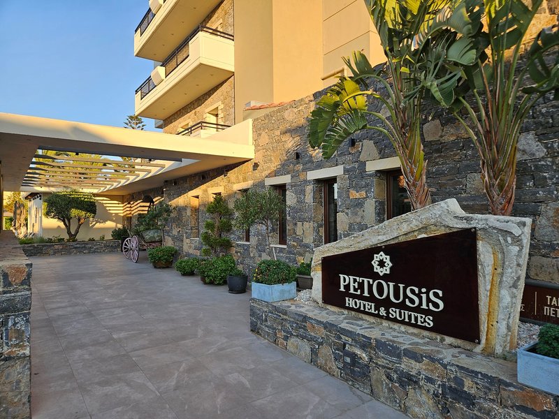 Petousis Hotel & Suites 15 - Exterior