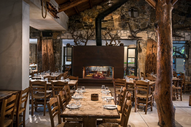 Petousis Hotel & Suites 9