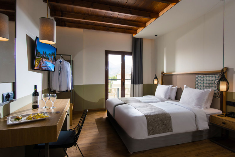 Petousis Hotel & Suites 14