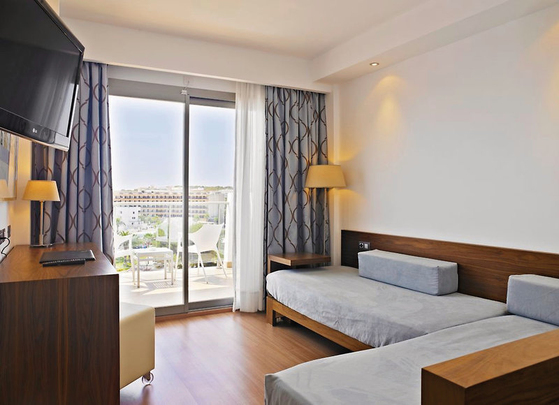 Hipotels Cala Millor Park 11
