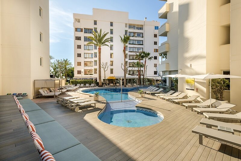 Aparthotel & Suites Cap de Mar 4