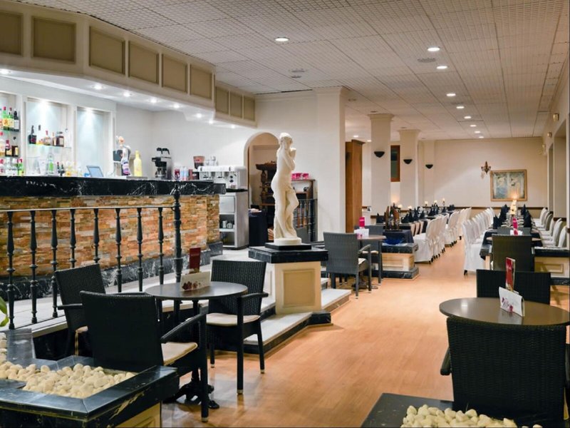 Regency Torviscas Apartments & Suites 16