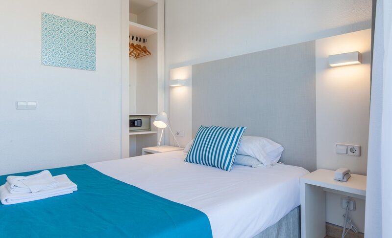 BlueSea Don Jaime 32