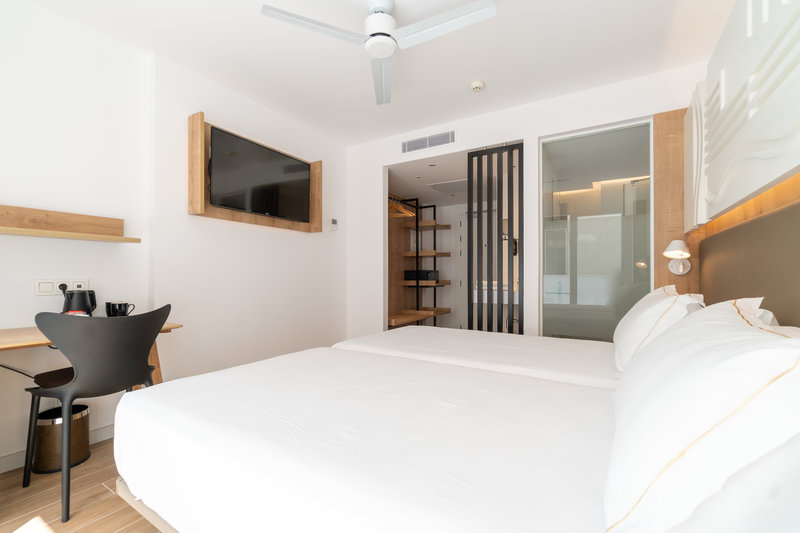 Senator Cala Millor 11