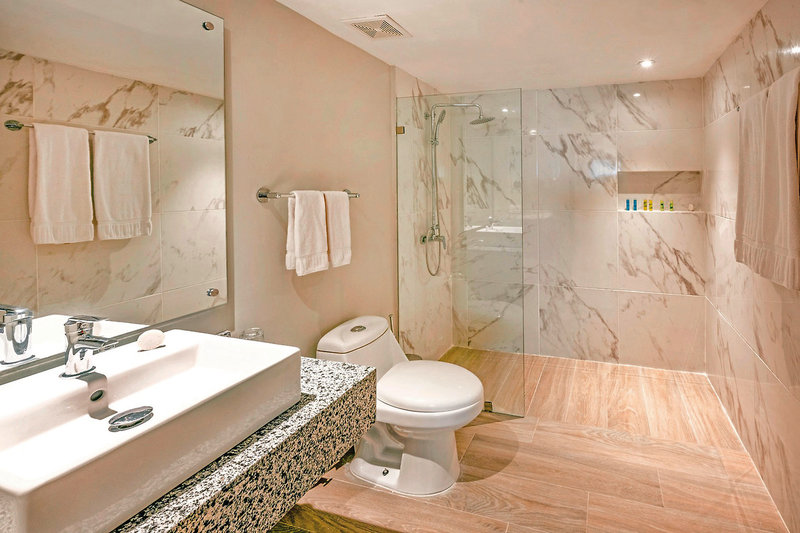 Coral Costa Caribe Resort & Spa 11