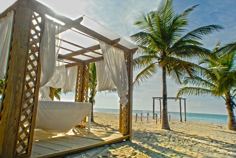 Coral Costa Caribe Beach Resort 5