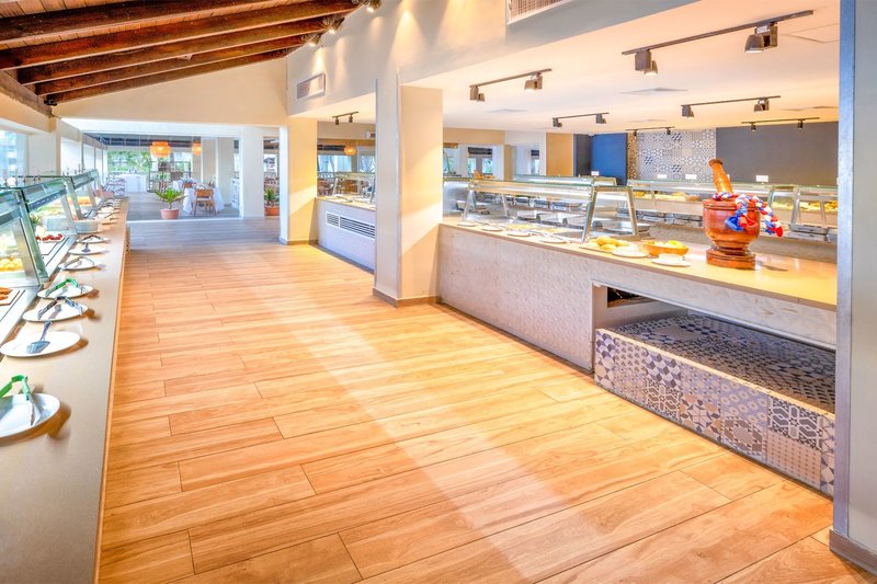 Coral Costa Caribe Beach Resort 15