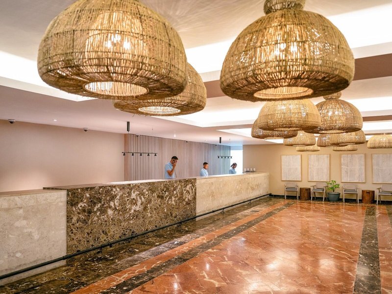 Coral Costa Caribe Beach Resort 12