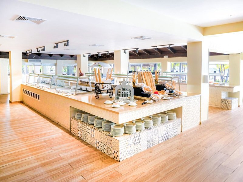 Coral Costa Caribe Beach Resort 13