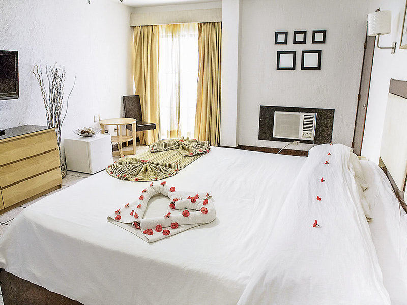 Coral Costa Caribe Resort & Spa 8 - Room Example