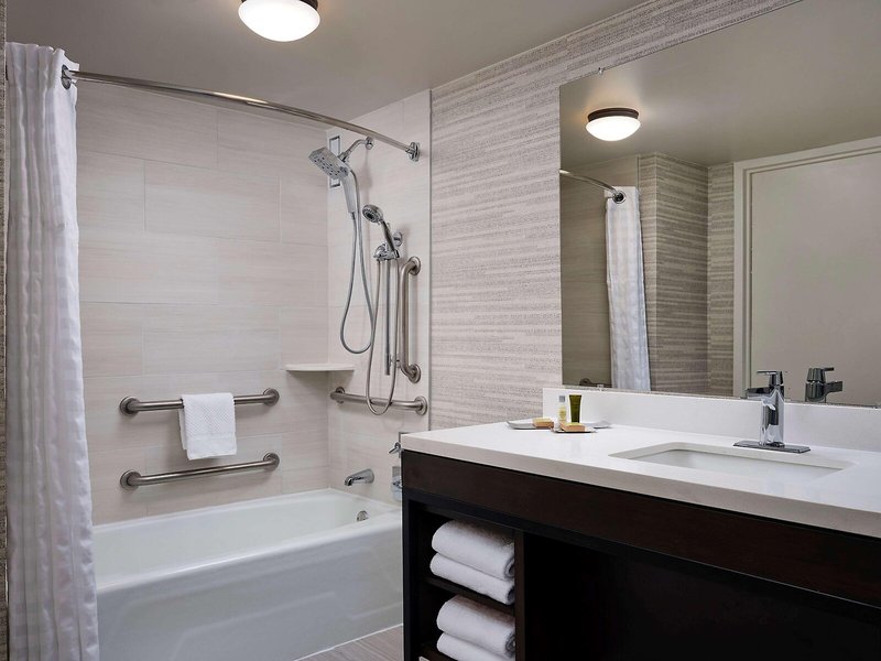 DoubleTree by Hilton Hotel Nashville Downtown 38