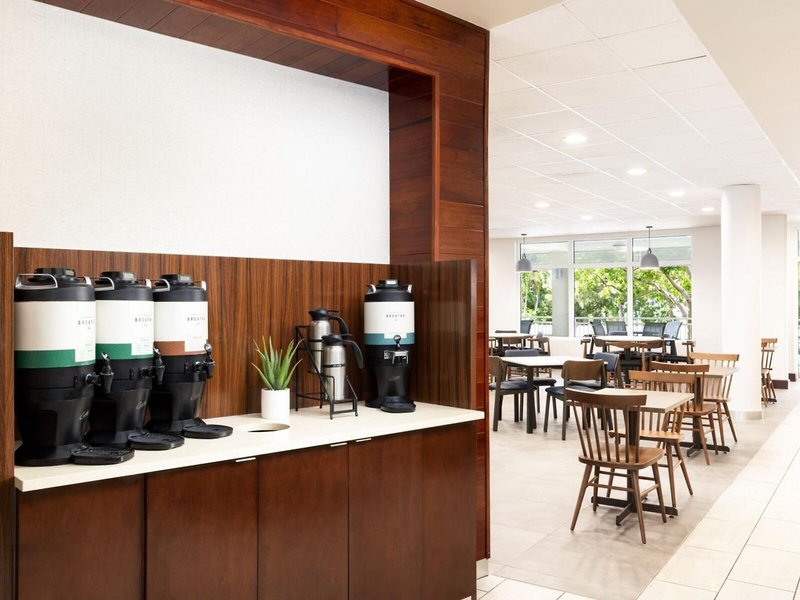 Fairfield Inn & Suites Key West at The Keys Collection 27 - Restaurant