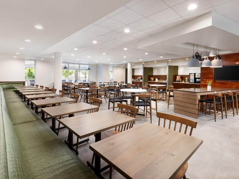Fairfield Inn & Suites Key West at The Keys Collection 35 - Restaurant