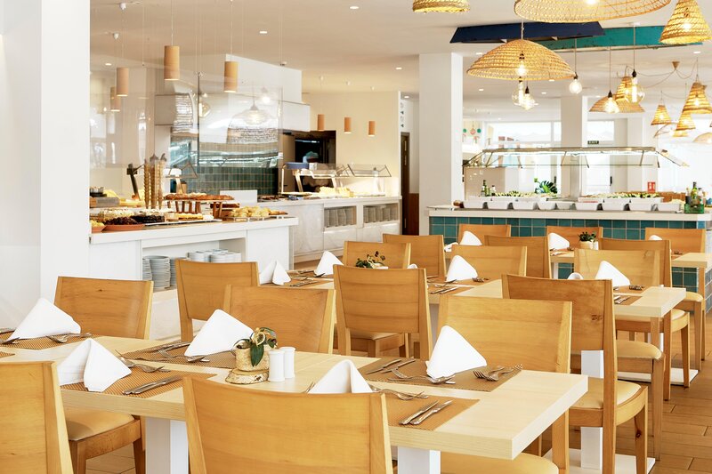 Iberostar Waves Club Cala Barca 21