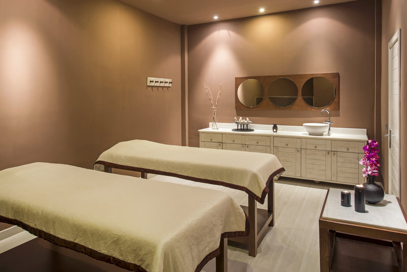 Iberostar Waves Club Cala Barca 44