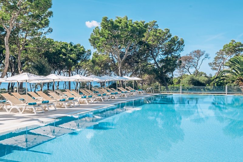 Iberostar Waves Club Cala Barca 5