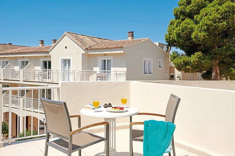 Iberostar Waves Club Cala Barca 12