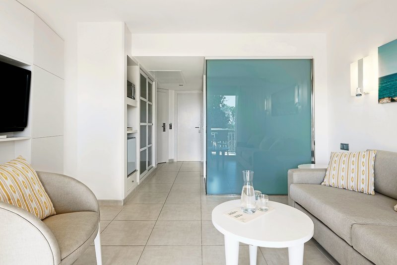 Iberostar Waves Club Cala Barca 14