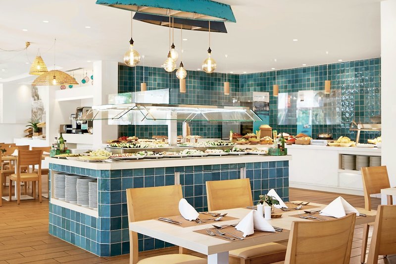 Iberostar Waves Club Cala Barca 17