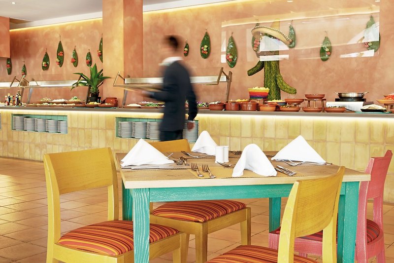 Iberostar Waves Club Cala Barca 18