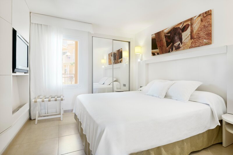 Iberostar Waves Club Cala Barca 45