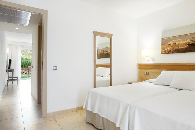 Iberostar Waves Club Cala Barca 49