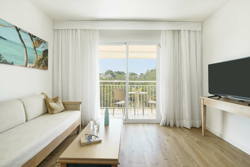 Iberostar Waves Club Cala Barca 10