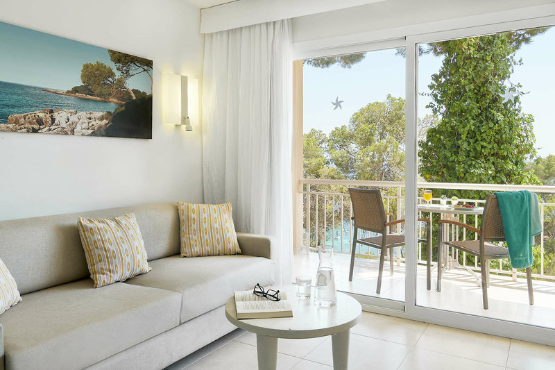 Iberostar Waves Club Cala Barca 11