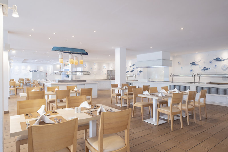 Iberostar Waves Club Cala Barca 16