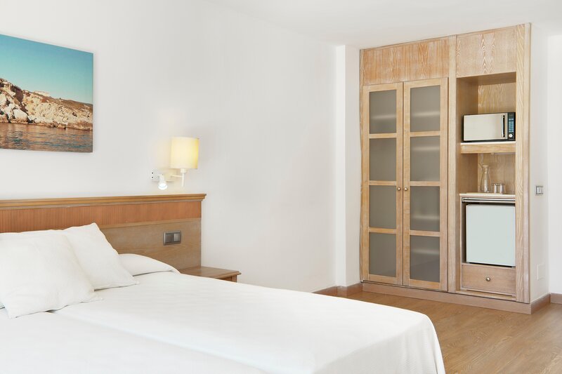 Iberostar Waves Club Cala Barca 42