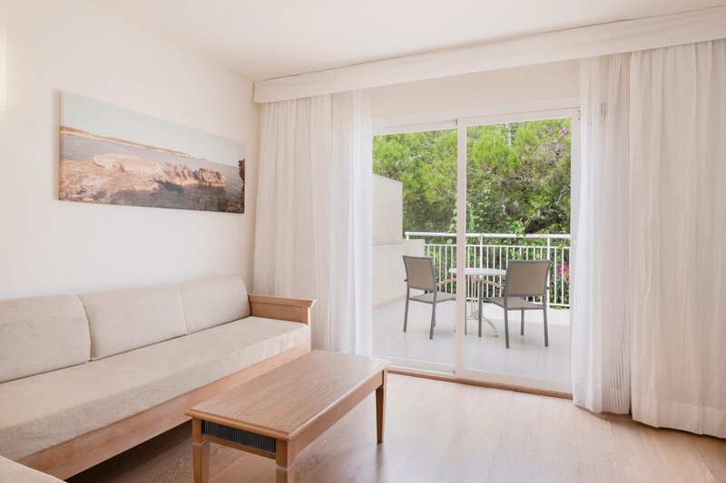 Iberostar Waves Club Cala Barca 48