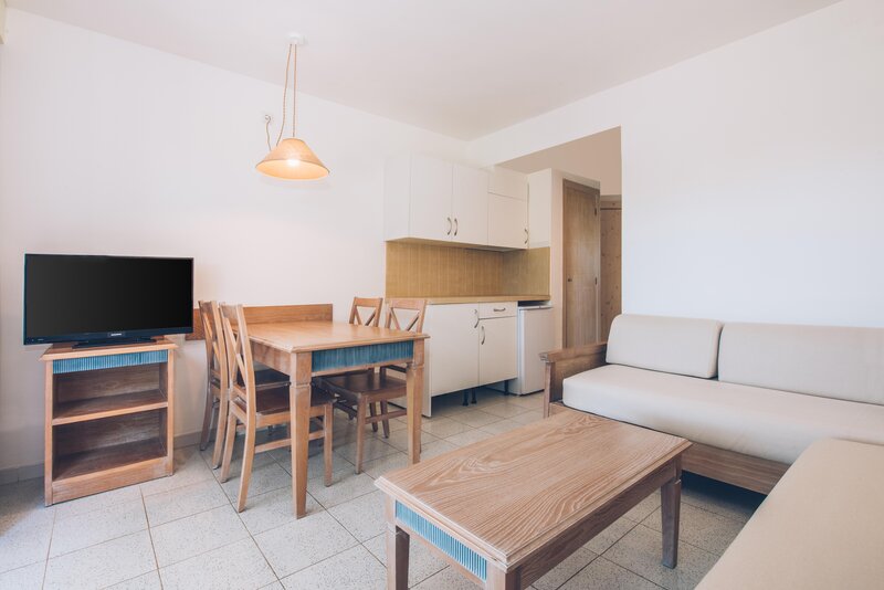 Iberostar Waves Club Cala Barca 15