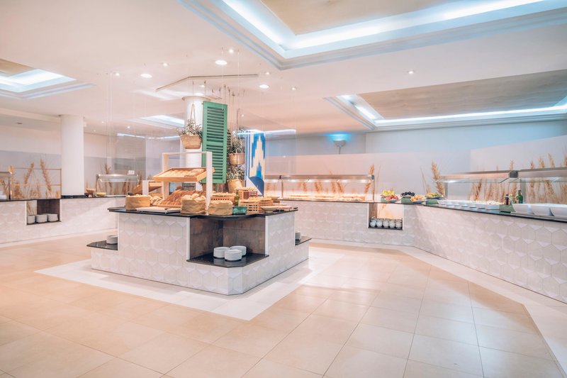 Iberostar Waves Club Cala Barca 34