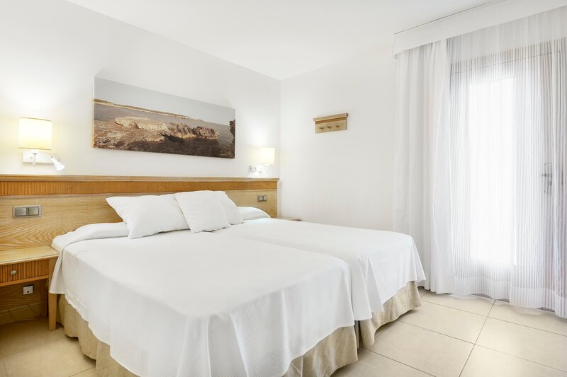 Iberostar Waves Club Cala Barca 50