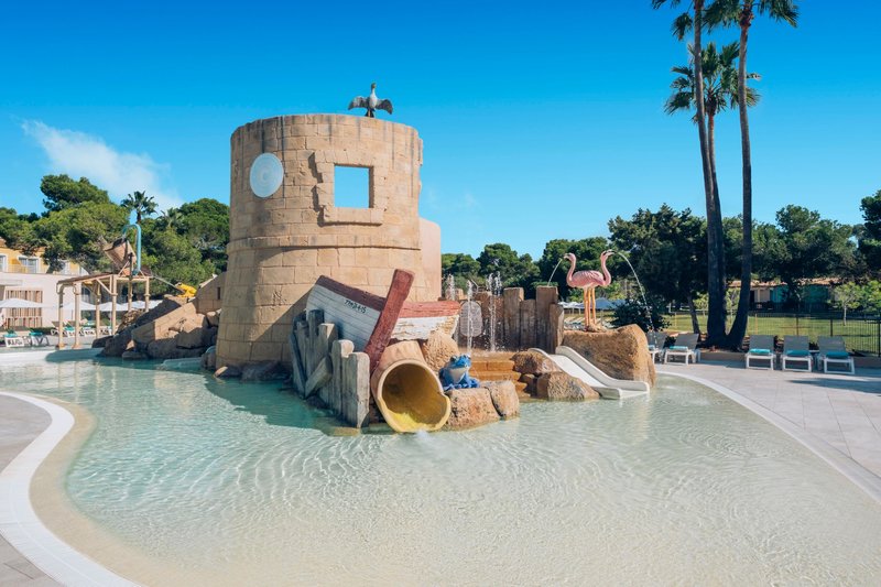 Iberostar Waves Club Cala Barca 8