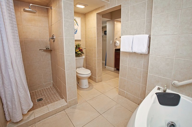 Divi Little Bay Beach Resort 9