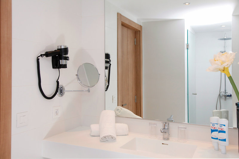 Roc Carolina 5 - Bathroom Example