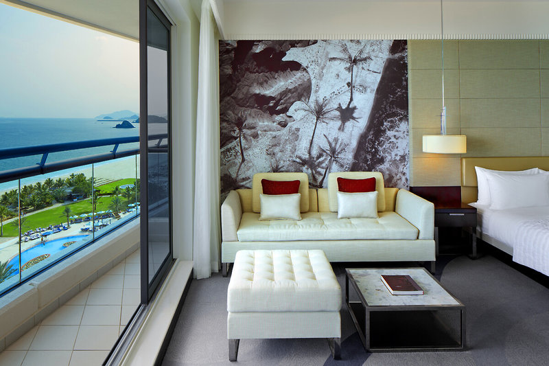 Le Meridien Al Aqah Beach Resort 4