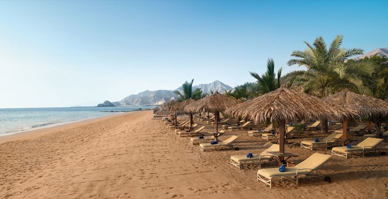 Le Meridien Al Aqah Beach Resort 13